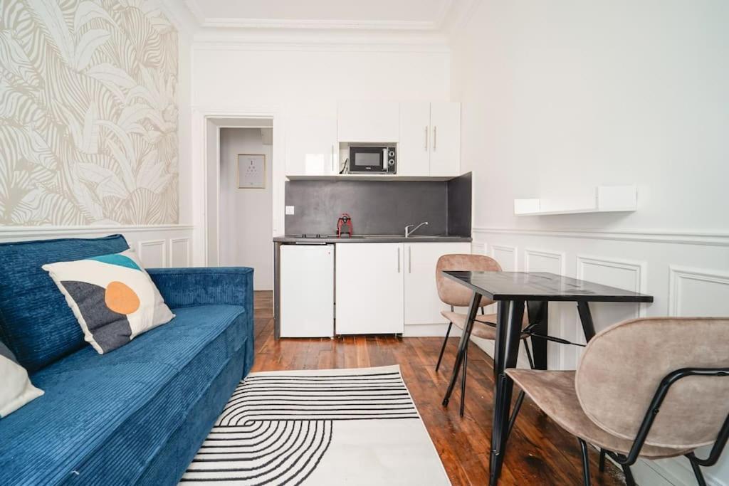 Appartamento Niepce - Blue Flat Next To Avenue Du Maine Parigi